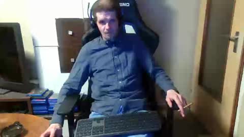 Snapshot of bponie1 chatting on December 2024 03:34:01 AM bponie1 online show from December 2024 03:34:01 AM