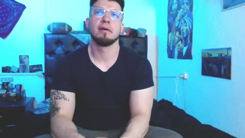 brad hot boy online show from December 2025 03:30:02 PM