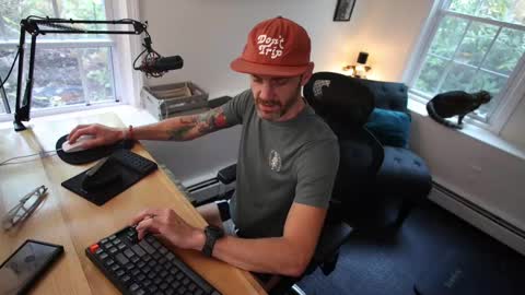 Snapshot of bradbronton chatting on October 2025 07:14:02 PM BradBronton online show from October 2025 07:14:02 PM