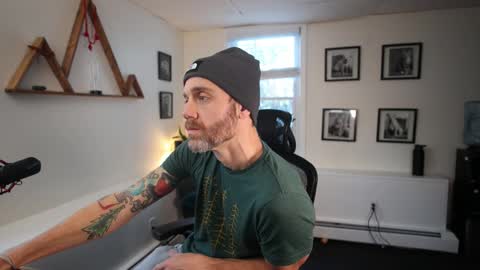 Snapshot of bradbronton chatting on December 2025 12:42:02 PM BradBronton online show from December 2025 12:42:02 PM