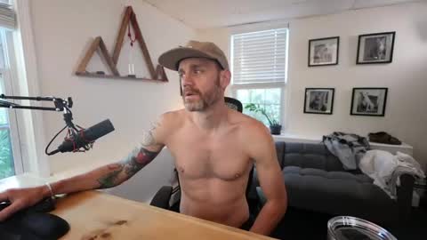 Snapshot of bradbronton chatting on May 2026 10:53:02 AM BradBronton online show from May 2026 10:53:02 AM