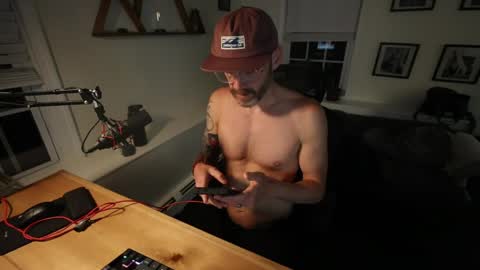Snapshot of bradbronton chatting on May 2026 01:00:01 AM BradBronton online show from May 2026 01:00:01 AM