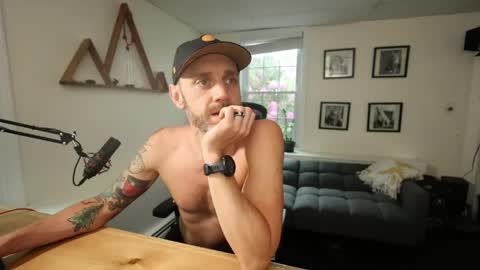 Snapshot of bradbronton chatting on May 2026 10:52:02 PM BradBronton online show from May 2026 10:52:02 PM