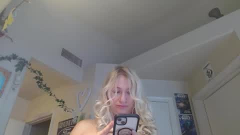 Snapshot of braindeadbetty chatting on May 2026 01:38:01 PM i am a naughty jedi knight online show from May 2026 01:38:01 PM