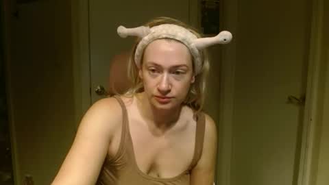 Snapshot of braindeadbetty chatting on May 2026 12:02:01 PM i am a naughty jedi knight online show from May 2026 12:02:01 PM