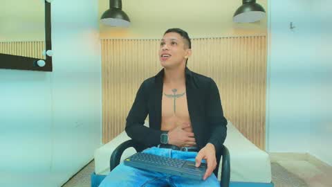 Snapshot of brandon_mercuri chatting on June 2026 12:49:01 PM BRANDON online show from June 2026 12:49:01 PM
