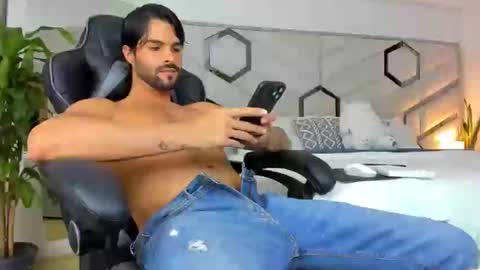 Snapshot of brandonandnat chatting on December 2024 10:07:02 PM Brandon and Nath online show from December 2024 10:07:02 PM