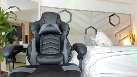 Snapshot of brandonandnat chatting on January 2025 09:18:02 PM Brandon and Nath online show from January 2025 09:18:02 PM