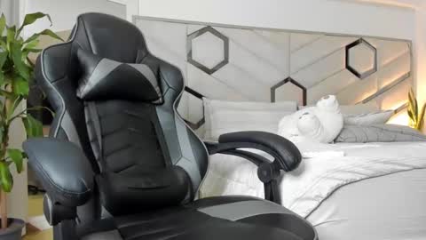 Snapshot of brandonandnat chatting on February 2025 03:54:01 AM Brandon and Nath online show from February 2025 03:54:01 AM