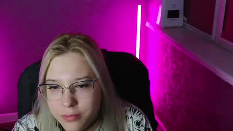 Belle  online show from December 2024 02:06:02 AM