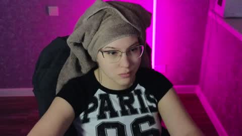 Belle  online show from February 2025 02:58:02 AM