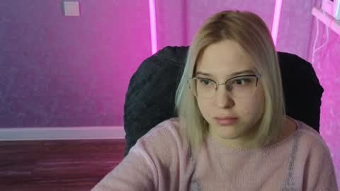 Belle  online show from February 2025 05:03:02 AM