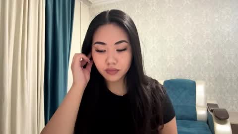 Aypril   online show from October 2025 03:13:01 PM