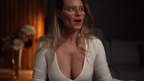 Snapshot of brandywhite chatting on October 2025 04:21:02 AM Alex online show from October 2025 04:21:02 AM