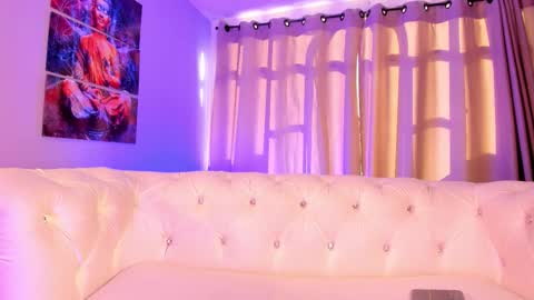   online show from December 2025 08:47:01 PM