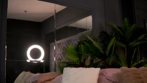 Scarlet online show from April 2026 05:27:01 AM