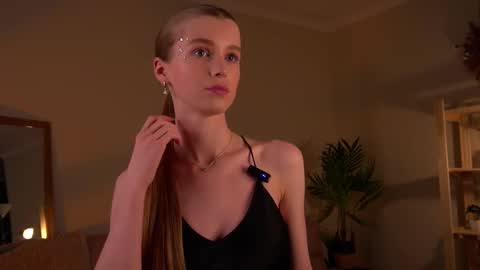 Eli online show from March 2025 08:33:02 PM