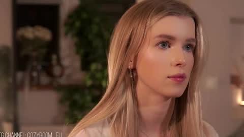 Eli online show from October 2025 07:00:01 PM