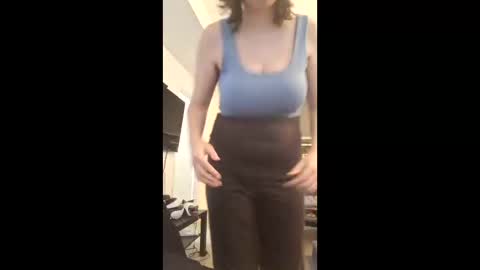 Snapshot of braveivy chatting on January 2026 10:30:02 PM Sexy Fun Ivy online show from January 2026 10:30:02 PM