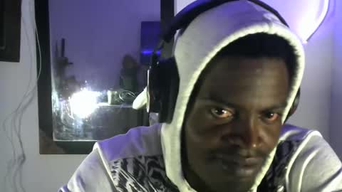 Snapshot of brayan1111x chatting on November 2025 01:37:01 AM brayan1111x online show from November 2025 01:37:01 AM