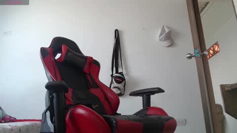 Snapshot of brayan_chevignon chatting on November 2025 02:43:02 PM brayan_chevignon online show from November 2025 02:43:02 PM