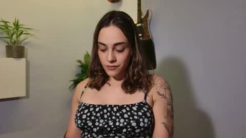 Snapshot of braziliantgirl chatting on December 2025 10:05:01 PM Thalia online show from December 2025 10:05:01 PM