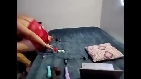 breeblowzcloudz online show from March 2025 03:40:01 AM