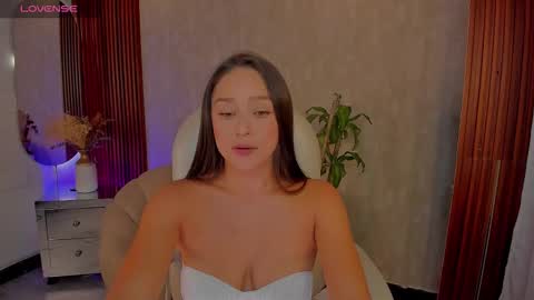 Breex online show from November 2025 07:59:02 PM