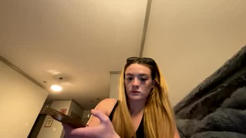 Snapshot of breezybabyy00 chatting on November 2025 04:47:01 AM Brooke baby online show from November 2025 04:47:01 AM