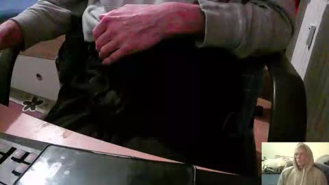 Snapshot of bremer64 chatting on October 2025 10:27:01 AM bremer64 online show from October 2025 10:27:01 AM