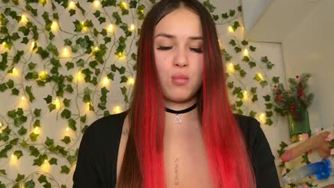 Snapshot of brenda_m00n chatting on January 2025 06:24:02 PM Brenda online show from January 2025 06:24:02 PM