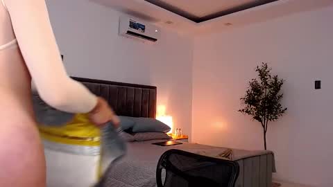 Snapshot of brendaislove chatting on February 2025 07:33:02 AM Brenda with a huge suckable cock you will love online show from February 2025 07:33:02 AM