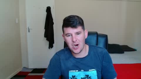 ask me lol online show from November 2025 08:25:02 AM