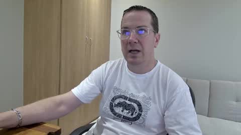 Brett online show from November 2025 02:18:01 PM