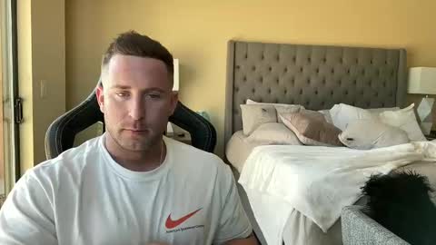 Snapshot of brettmycles chatting on January 2025 06:37:02 PM Brett Mycles online show from January 2025 06:37:02 PM