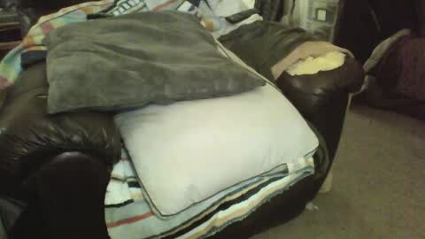 Snapshot of bri20fu chatting on February 2025 07:06:01 AM raining down on me online show from February 2025 07:06:01 AM