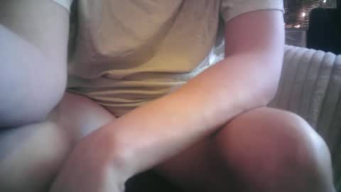 Snapshot of bri20fu chatting on September 2025 06:52:02 PM raining down on me online show from September 2025 06:52:02 PM