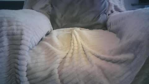 Snapshot of bri20fu chatting on September 2025 04:40:02 PM raining down on me online show from September 2025 04:40:02 PM