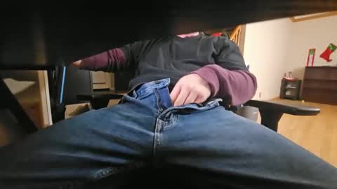 Snapshot of brian7891012 chatting on December 2024 04:05:02 AM brian7891012 online show from December 2024 04:05:02 AM