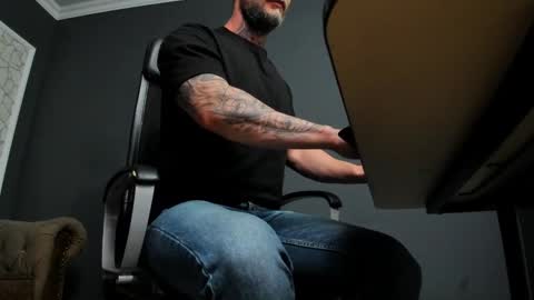 Snapshot of brianhunts chatting on December 2025 05:16:01 AM Brian online show from December 2025 05:16:01 AM
