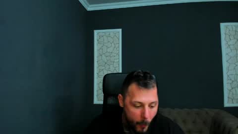 Snapshot of brianhunts chatting on April 2026 05:10:01 AM Brian online show from April 2026 05:10:01 AM