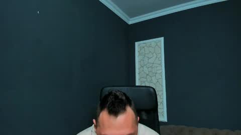 Snapshot of brianhunts chatting on April 2026 04:21:01 AM Brian online show from April 2026 04:21:01 AM
