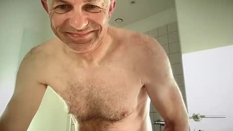 Snapshot of briantimes chatting on June 2026 04:01:01 AM Brian online show from June 2026 04:01:01 AM