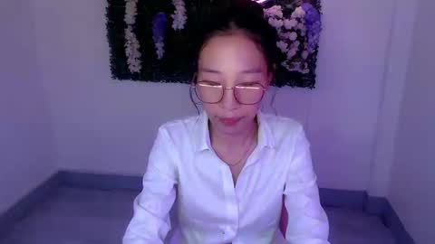 brie_belle online show from December 2024 04:08:02 AM