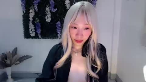 brie_belle online show from March 2025 04:46:01 AM