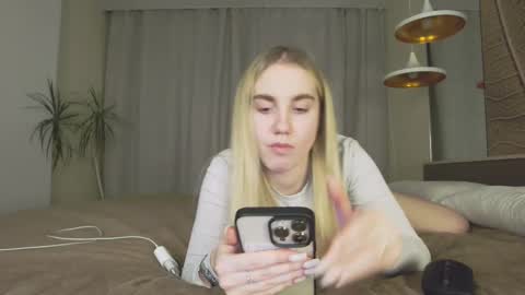 Snapshot of brightrays__ chatting on February 2025 05:01:02 PM Amina Adelina online show from February 2025 05:01:02 PM