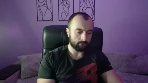 brindlefly69 online show from November 2025 02:16:01 PM