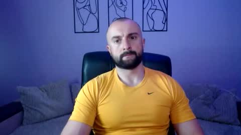 brindlefly69 online show from May 2026 10:43:01 AM