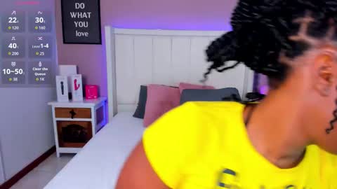 Snapshot of britanymooree chatting on December 2025 08:17:01 PM Britany online show from December 2025 08:17:01 PM