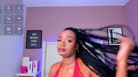 Snapshot of britanymooree chatting on December 2025 08:25:01 PM Britany online show from December 2025 08:25:01 PM